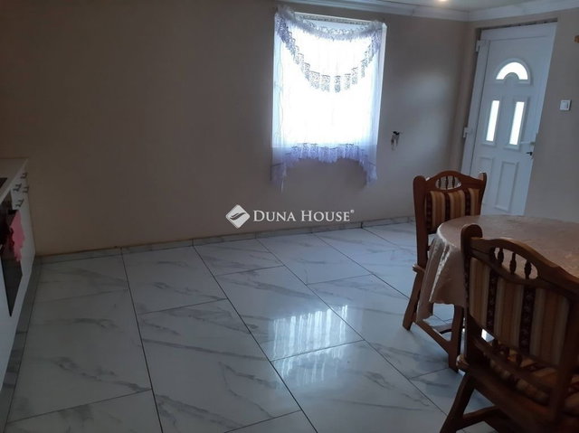 Eladó családi ház, Turán 38 M Ft, 3 szobás