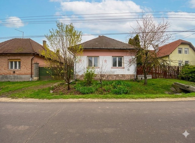 Eladó családi ház, Vácszentlászlón 45 M Ft, 4 szobás