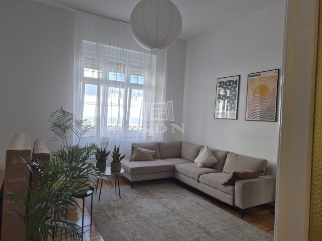 Eladó téglalakás, Budapesten, V. kerületben 180 M Ft, 3 szobás