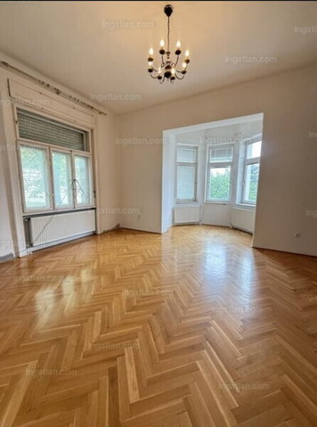 Eladó családi ház, Pécsett 184 M Ft, 9+2 szobás