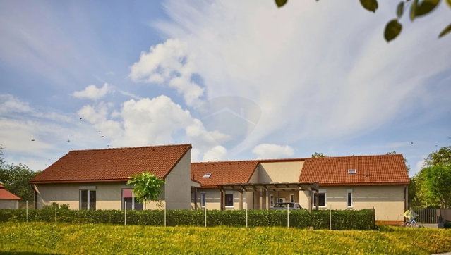Eladó ikerház, Ácson 50 M Ft, 4 szobás / költözzbe.hu