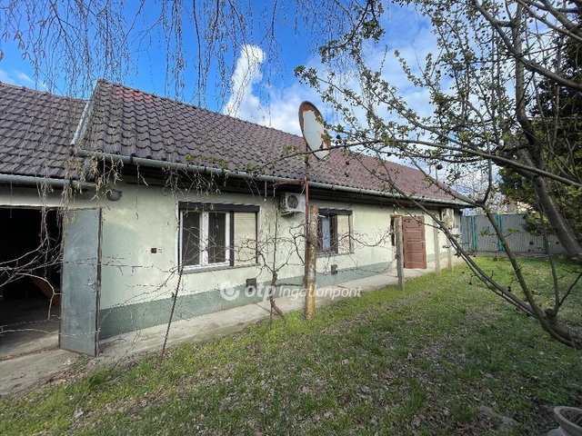 Eladó családi ház, Debrecenben 67.5 M Ft, 2 szobás
