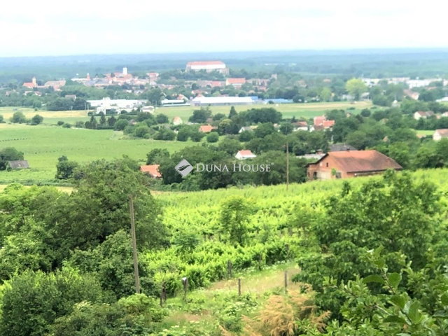 Eladó családi ház, Siklóson 15 M Ft, 2 szobás