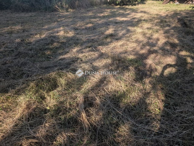 Eladó telek, Ajkán, Fenyő utcában 12.9 M Ft