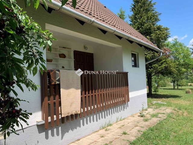 Eladó családi ház, Kincsesbányán 32.9 M Ft, 3 szobás