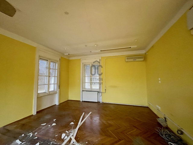 Eladó családi ház, Solton 28 M Ft, 5 szobás