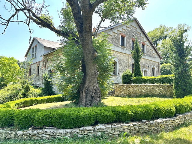 Eladó családi ház, Lókúton 199 M Ft, 5 szobás