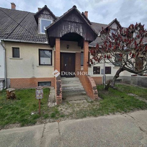 Eladó családi ház, Lajosmizsén 69 M Ft, 5 szobás