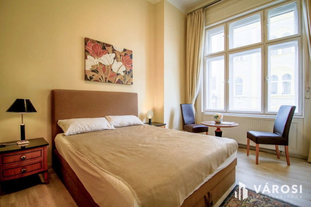 Eladó téglalakás, Budapesten, VI. kerületben 125 M Ft, 2 szobás
