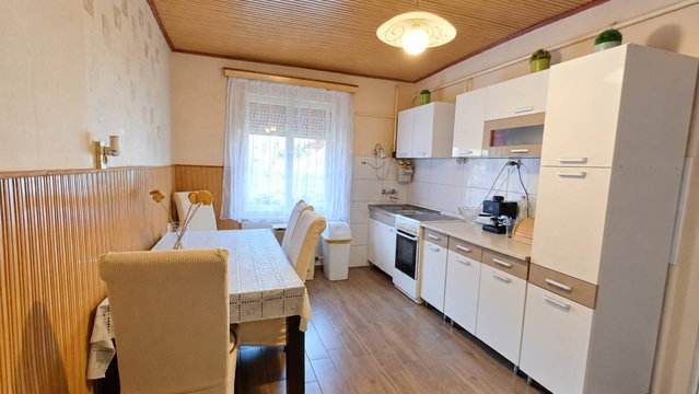 Eladó családi ház, Somoskőújfalun 21.99 M Ft, 4 szobás
