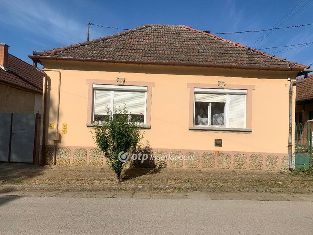 Eladó családi ház, Pétervásárán 13.2 M Ft, 4 szobás