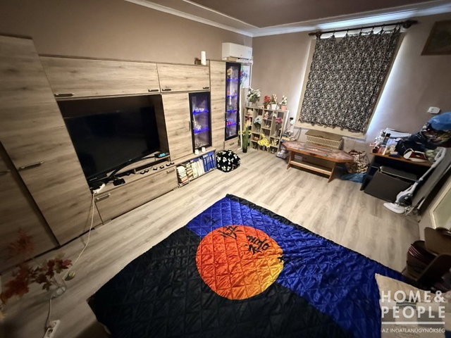 Eladó téglalakás, Szegeden 53.99 M Ft, 2 szobás