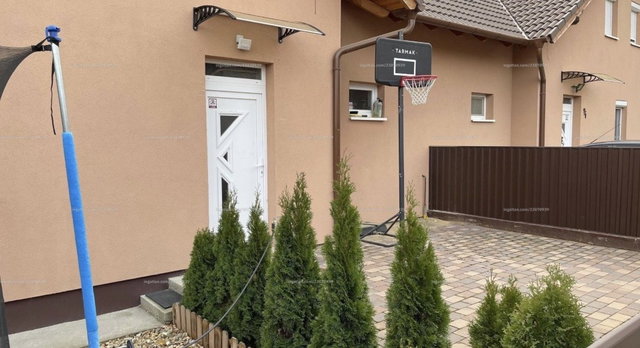Eladó ikerház, Szigetszentmiklóson 89.99 M Ft, 1+4 szobás