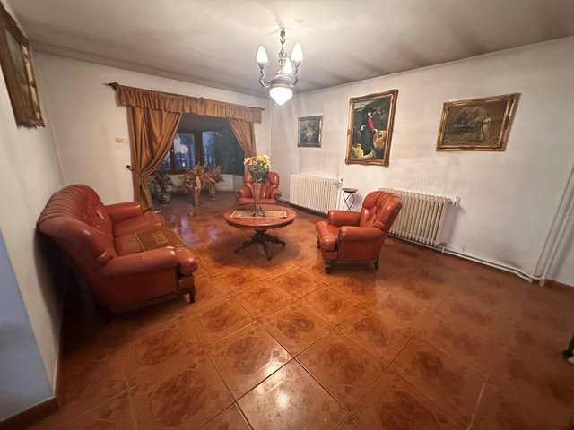 Eladó családi ház, Dorogon 79.9 M Ft, 7 szobás