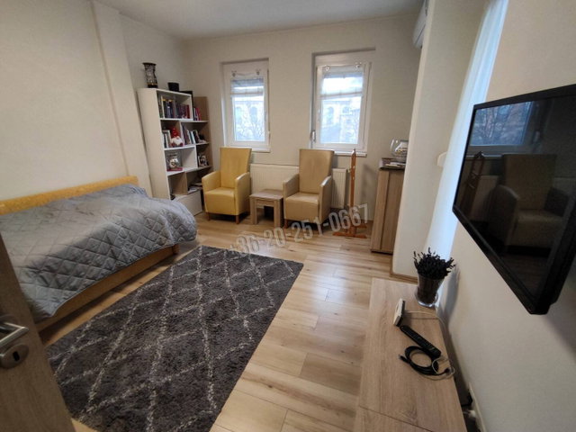 Kiadó téglalakás, albérlet, Mohácson 120 E Ft / hó, 1 szobás