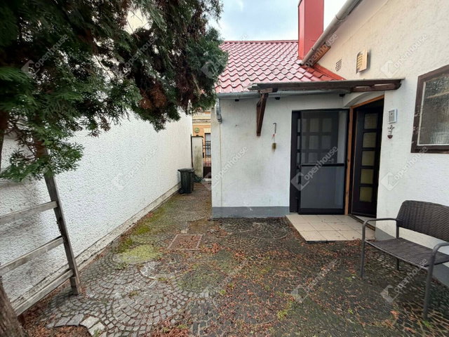 Eladó családi ház, Keszthelyen 65.9 M Ft, 3 szobás