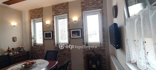 Eladó téglalakás, Tápiószecsőn 65 M Ft, 1+2 szobás