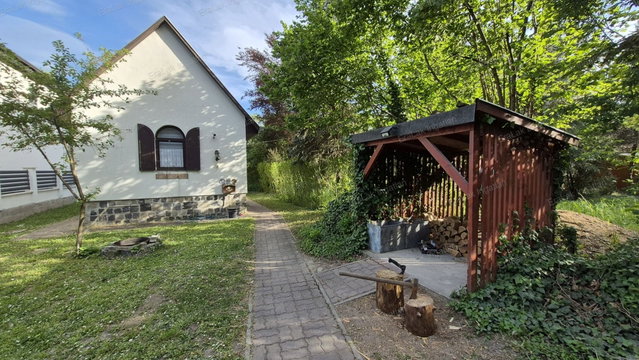 Eladó nyaraló, Győrött 43.4 M Ft, 2 szobás