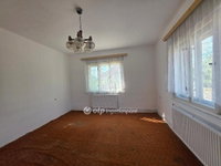 Eladó családi ház, Pápán 39.99 M Ft, 2 szobás