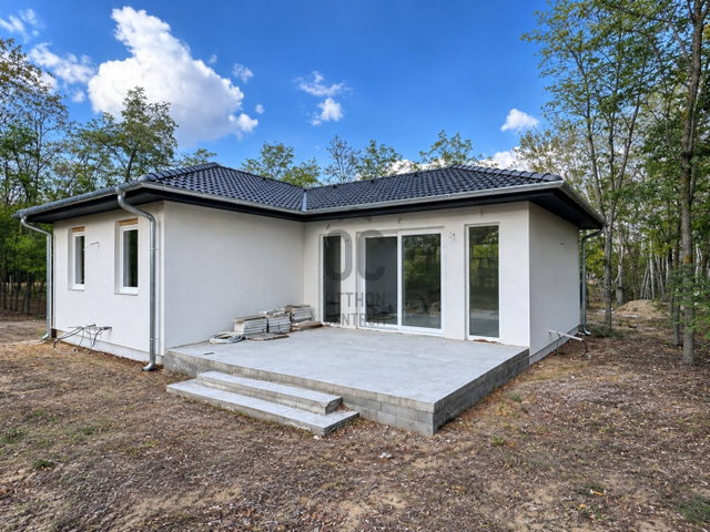 Eladó családi ház, Kecskeméten 89.99 M Ft, 3 szobás