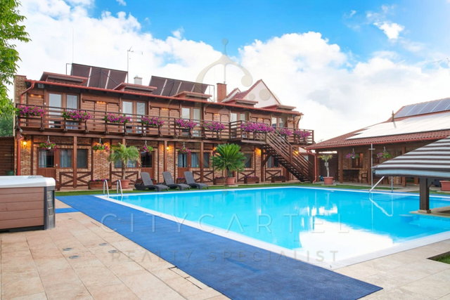 Eladó hotel, Ladánybenén 439.74 M Ft, 11 szobás