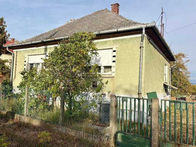Eladó családi ház, Pétervásárán 10 M Ft, 2 szobás