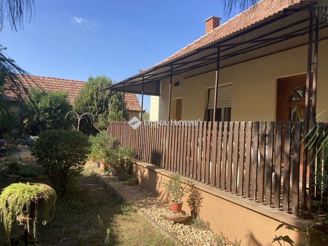 Eladó családi ház, Kunszálláson 62.5 M Ft, 3 szobás