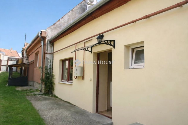 Eladó családi ház, Sopronban 55 M Ft, 3 szobás