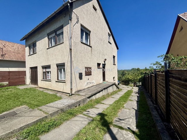 Eladó családi ház, Neszmélyen 57 M Ft, 3 szobás