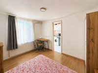 Eladó családi ház, Vecsésen 80 M Ft, 4 szobás