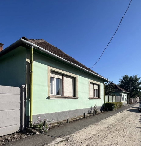 Eladó családi ház, Méhkeréken 16 M Ft, 4 szobás
