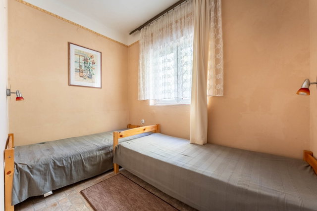 Eladó nyaraló, Gárdonyban, Gólya utcában 32.5 M Ft, 3 szobás