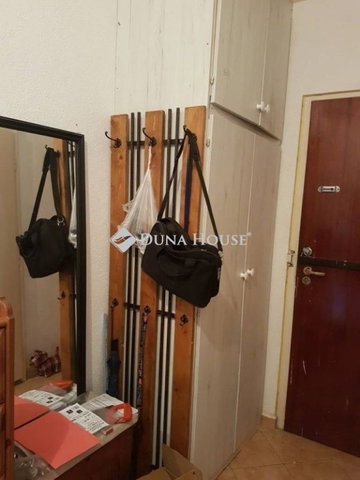 Eladó panellakás, Pécsett 54.5 M Ft, 3 szobás