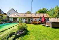Eladó családi ház, Gödön 160 M Ft, 12 szobás
