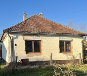 Eladó téglalakás