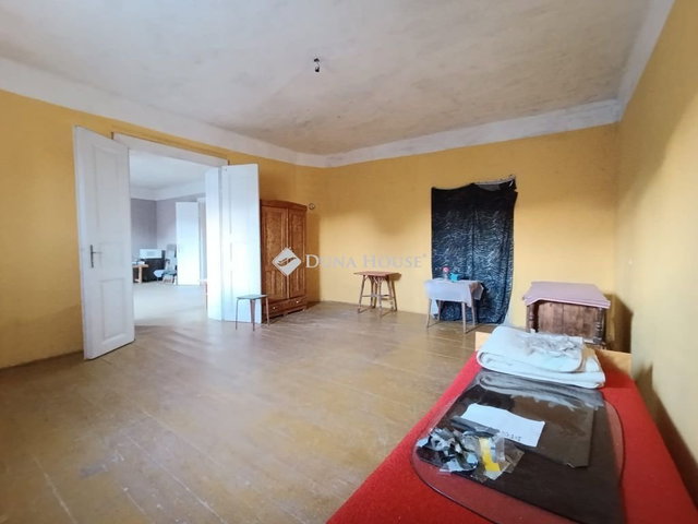 Eladó családi ház, Dunaszekcsőn 8.9 M Ft, 3 szobás