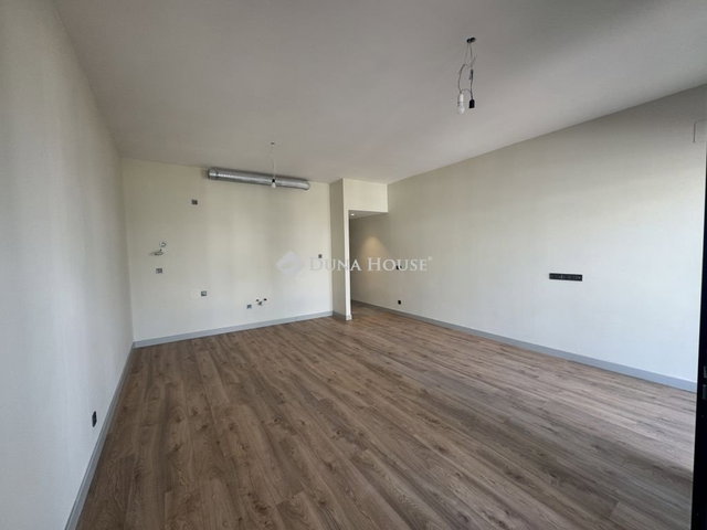 Eladó téglalakás, Budapesten, IX. kerületben 83 M Ft, 1 szobás