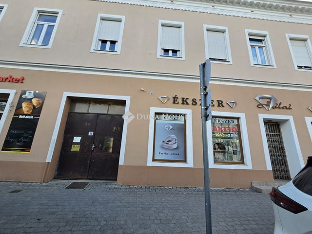 Eladó téglalakás, Siklóson, Felszabadulás utcában 21.9 M Ft