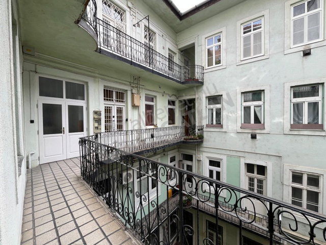 Eladó téglalakás, Budapesten, VII. kerületben, Dob utcában