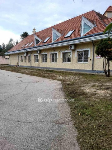 Eladó családi ház, Mogyoródon 348 M Ft, 5 szobás