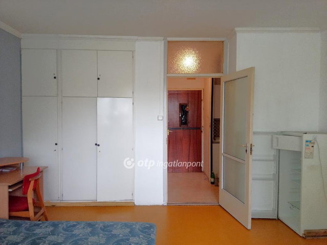 Eladó panellakás, Dombóváron 19.9 M Ft, 1 szobás