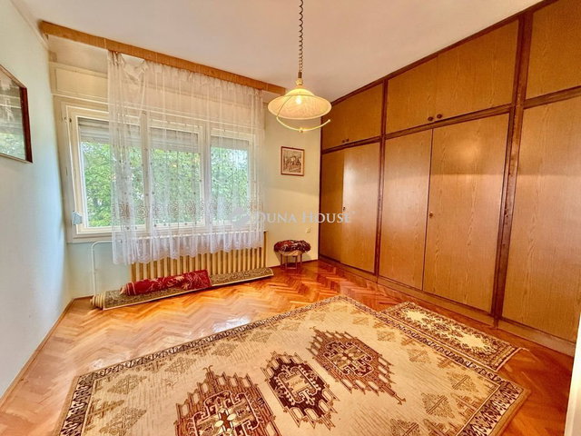 Eladó családi ház, Pakson, Hársfa utcában 69.9 M Ft, 6 szobás