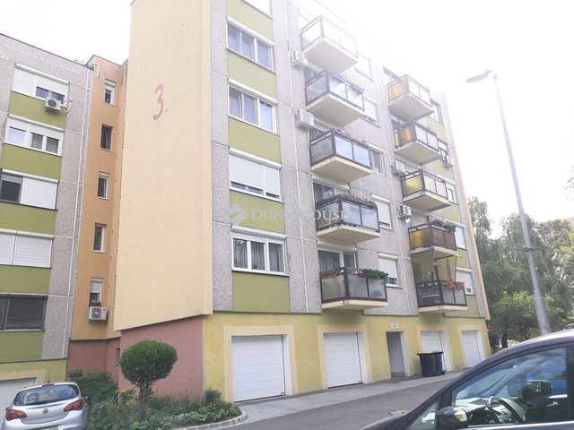 Eladó panellakás, Budapesten, XVI. kerületben 68.2 M Ft, 3 szobás