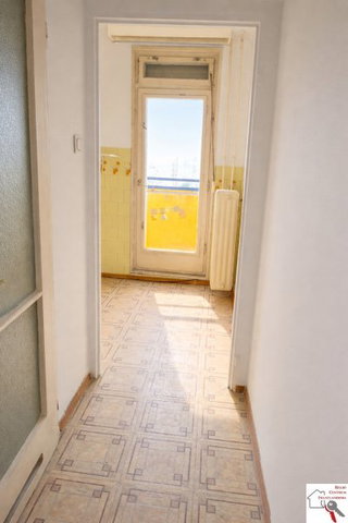 Eladó panellakás, Pécsett 32.9 M Ft, 2 szobás