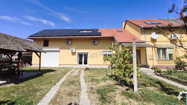 Eladó családi ház, Nagykőrösön 61.9 M Ft, 1+4 szobás