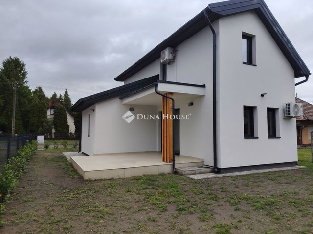 Eladó nyaraló, Balatonkeresztúron 86 M Ft, 4 szobás