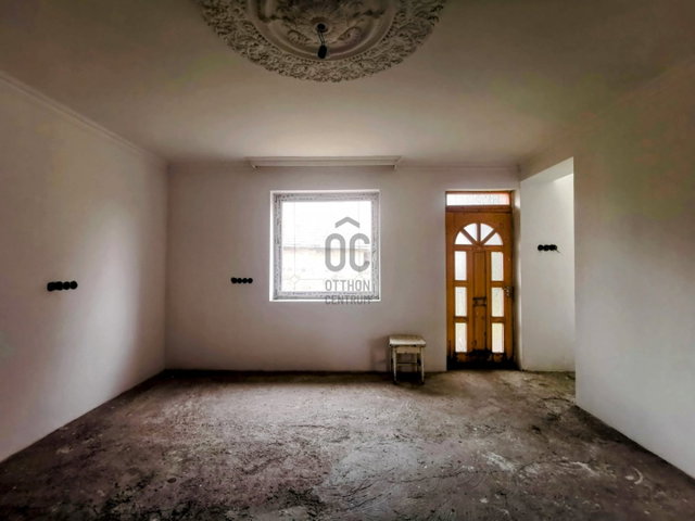 Eladó családi ház, Gyöngyösön 48 M Ft, 7 szobás