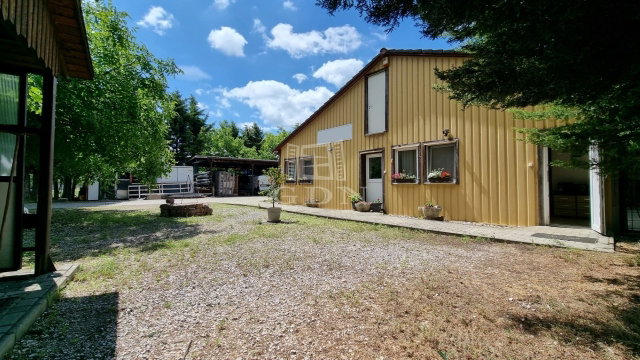 Eladó ipari ingatlan, Székesfehérvárott 175 M Ft