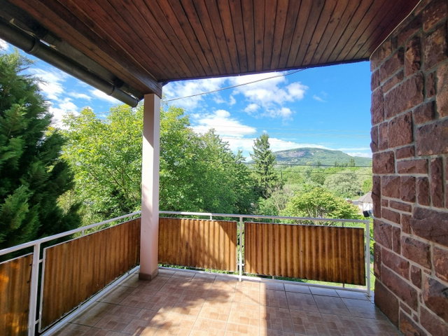 Eladó családi ház, Badacsonytomajon 91.5 M Ft, 3 szobás