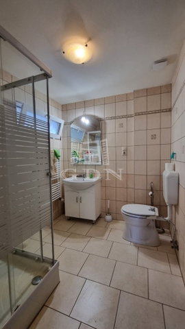 Eladó ipari ingatlan, Székesfehérvárott 175 M Ft